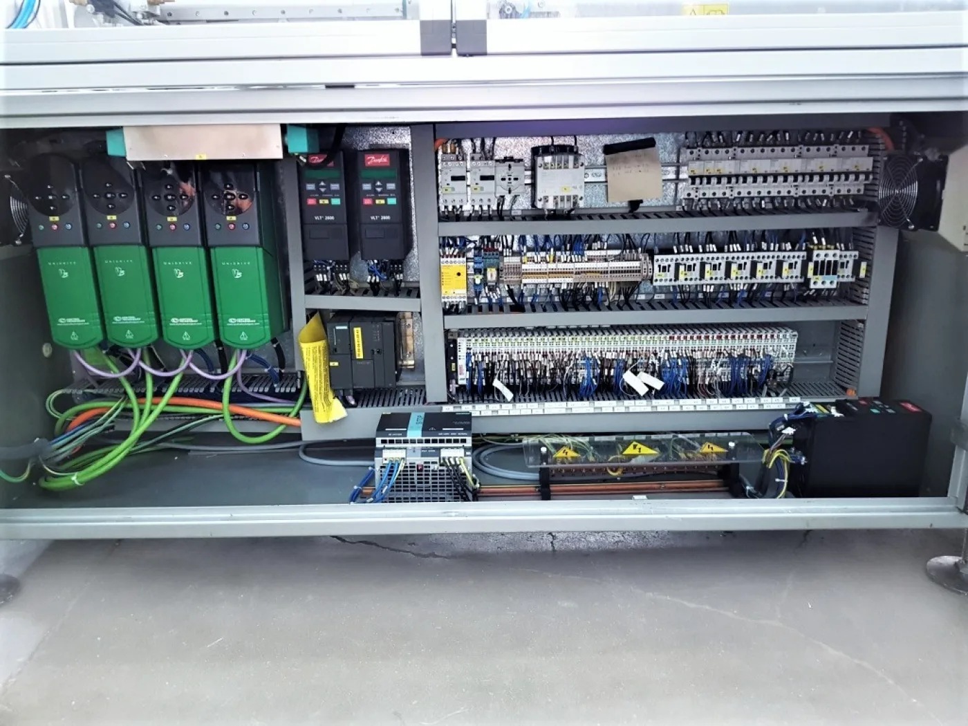 INCARTONATRICE VERTICALE – PRB Mod. F20 - 3