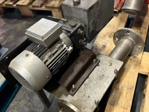 USED 0.55 kW VACUUM PUMP