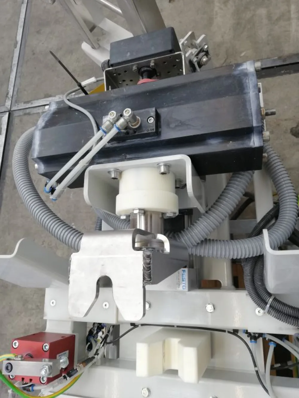 AZO Emptying system AZO Batchtainer - Powder filler