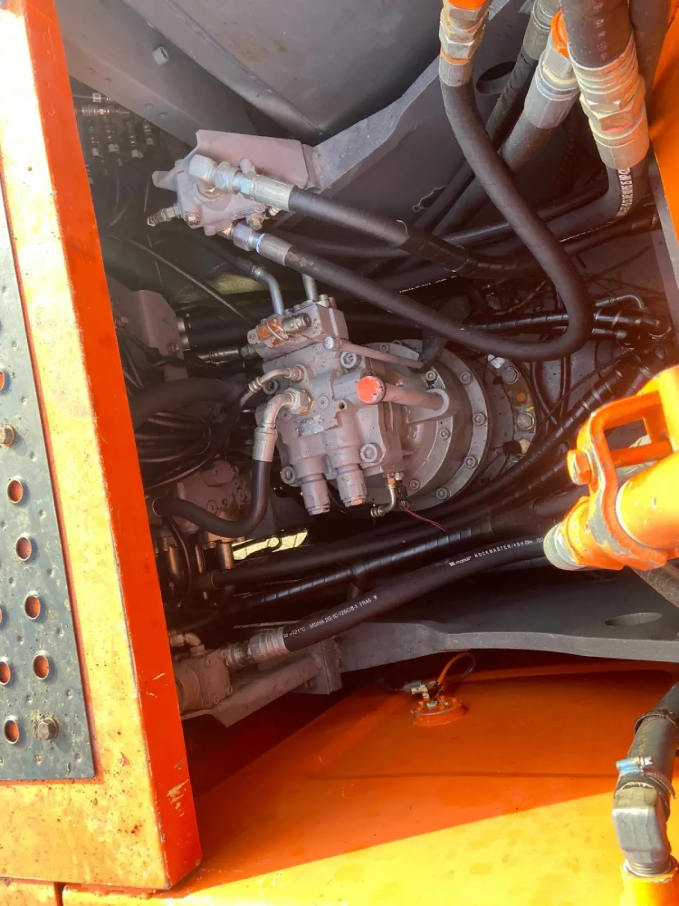 Hitachi - ZX 210-3 mit Schubharvester KESLA 25 RH - 4