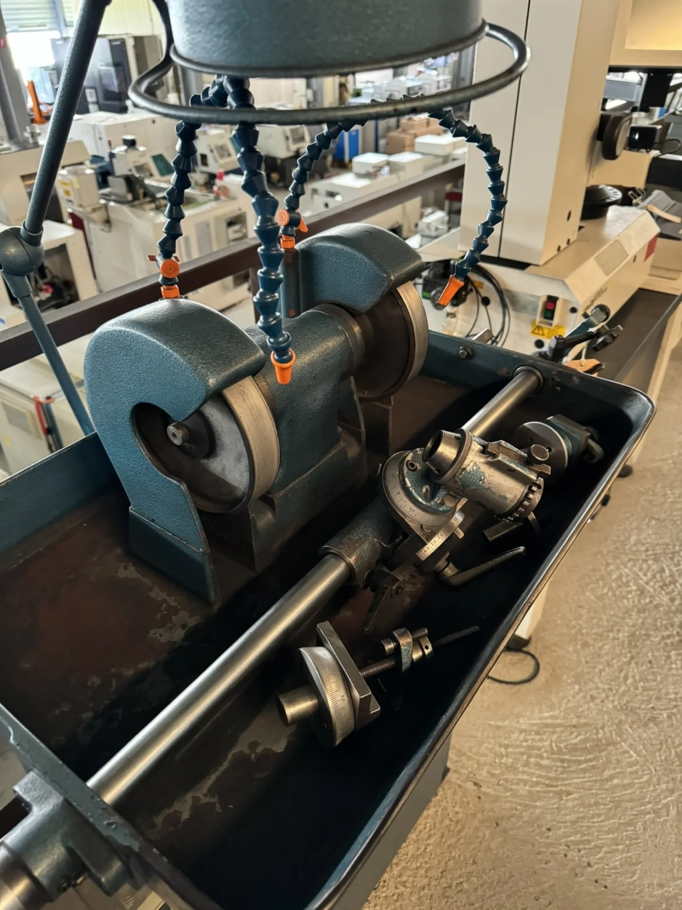 AFFUTEUSE D’OUTILS “CINCINNATI MILACRON” TYPE AS - 5