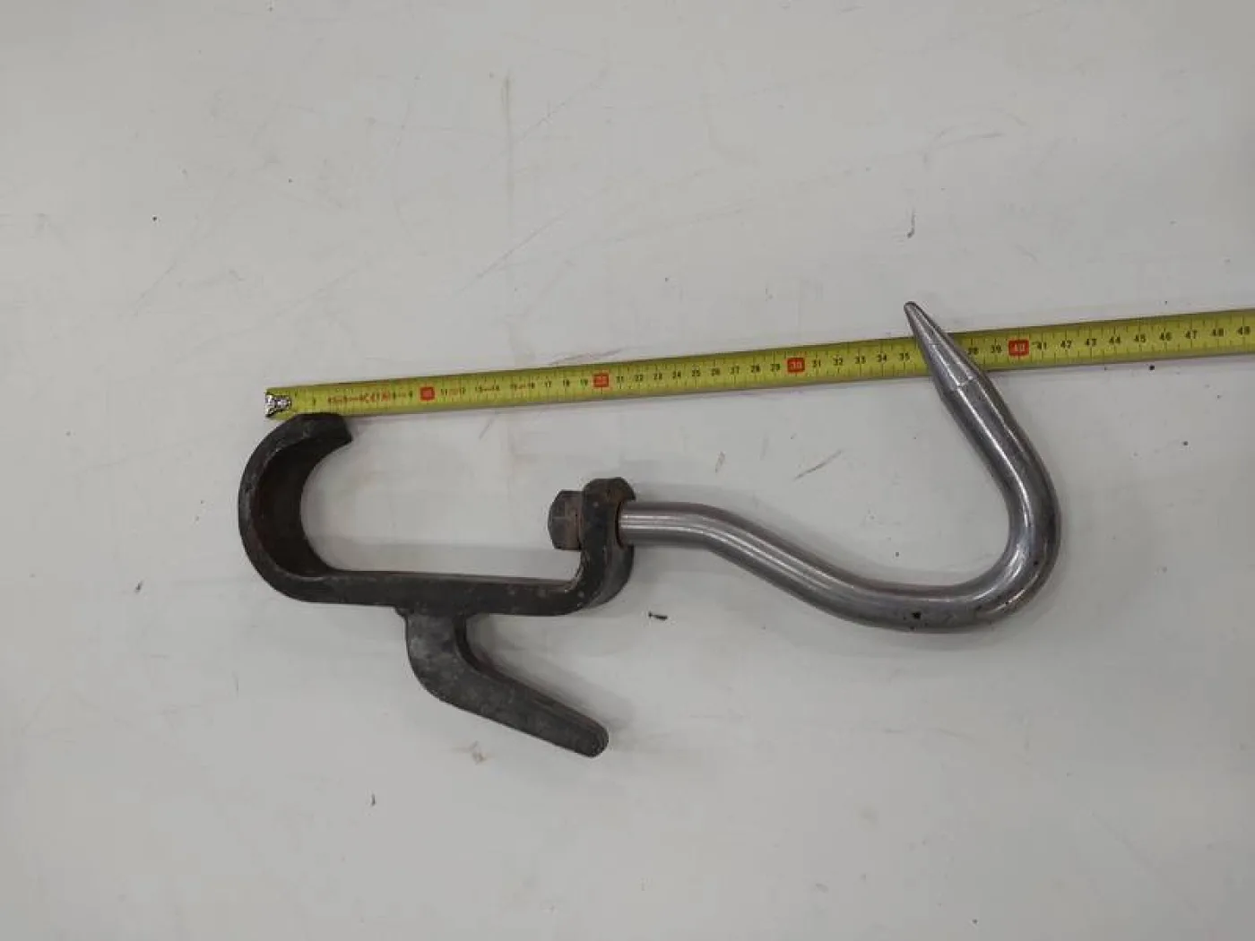 Sliding cattle hook - 2