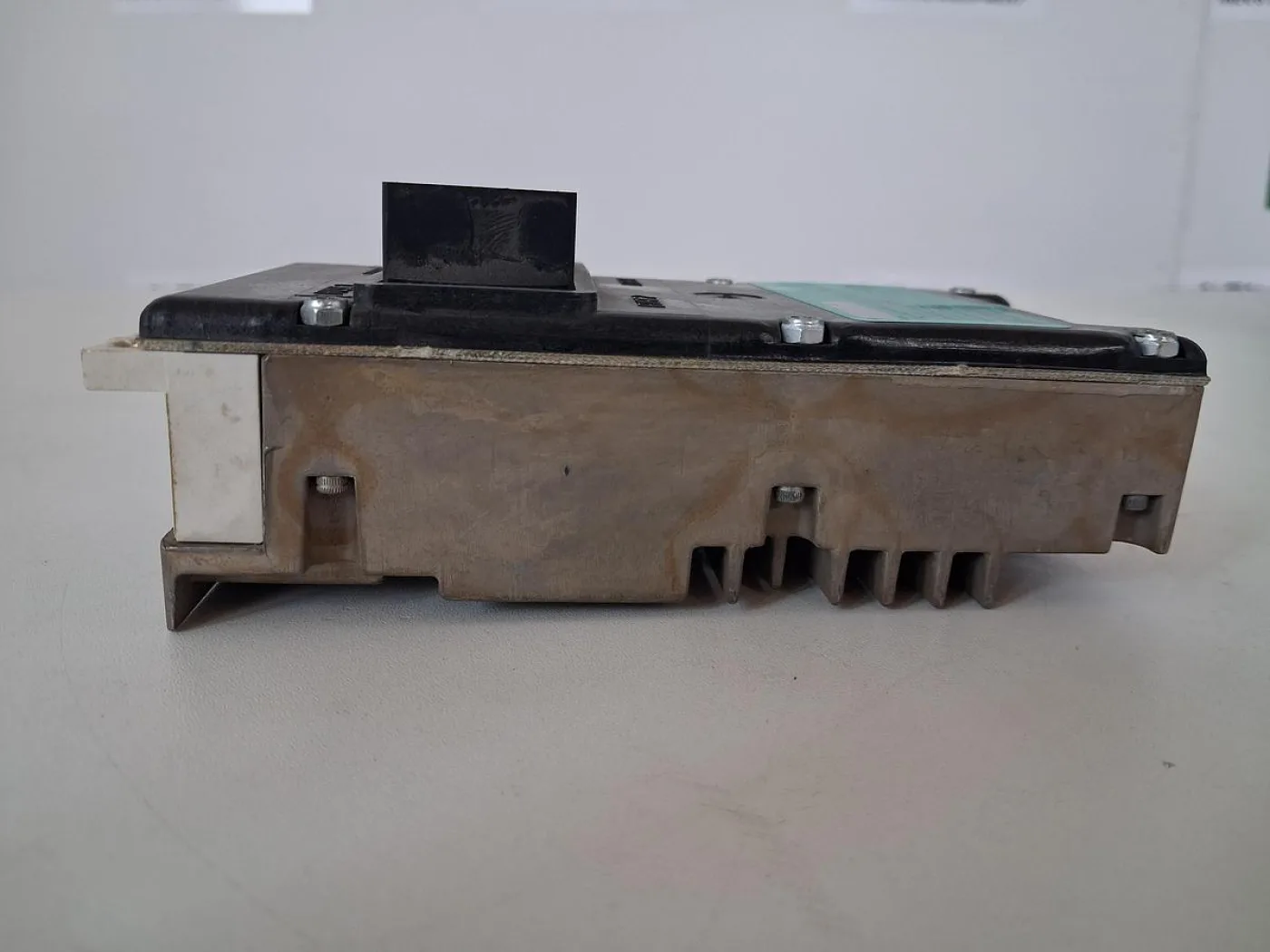 Gould Modicon B552 Output Module - 4