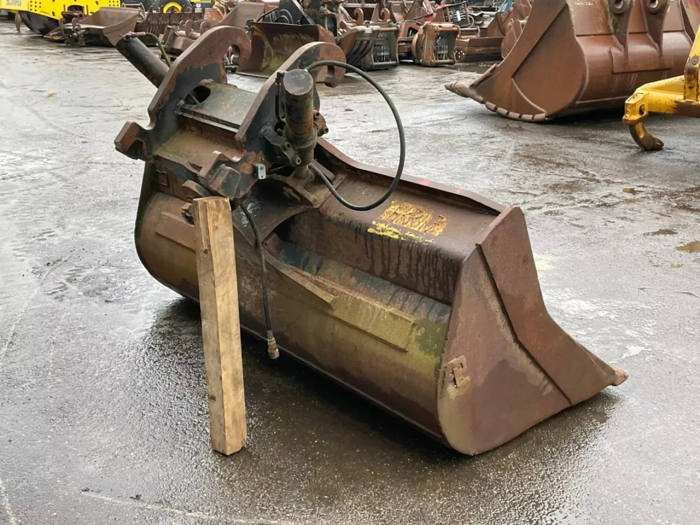tilting bucket CW40 - 6