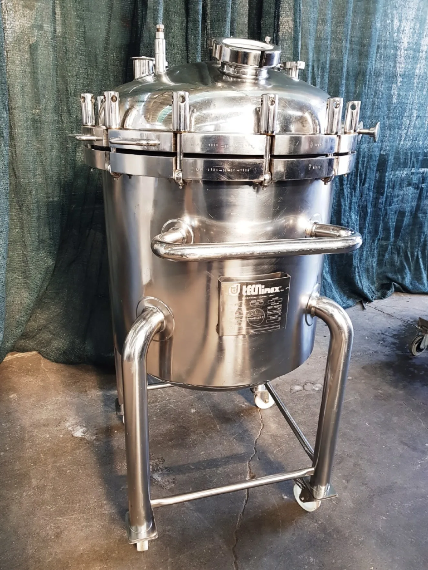 SERBATOIO CARRELLATO IN ACCIAIO INOX – TECNINOX – MOD. 230 L - 1