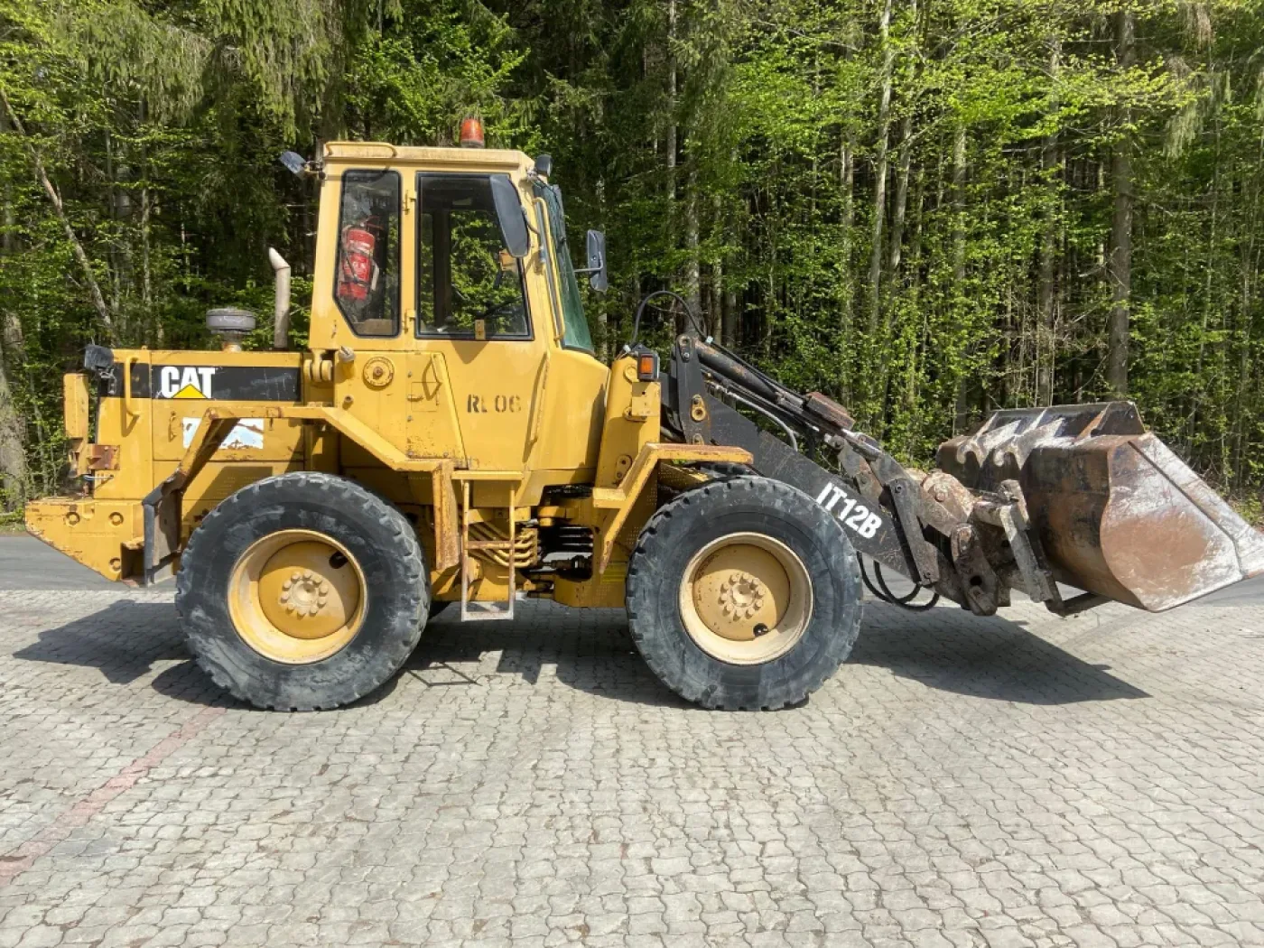CAT - IT 12 B - 3