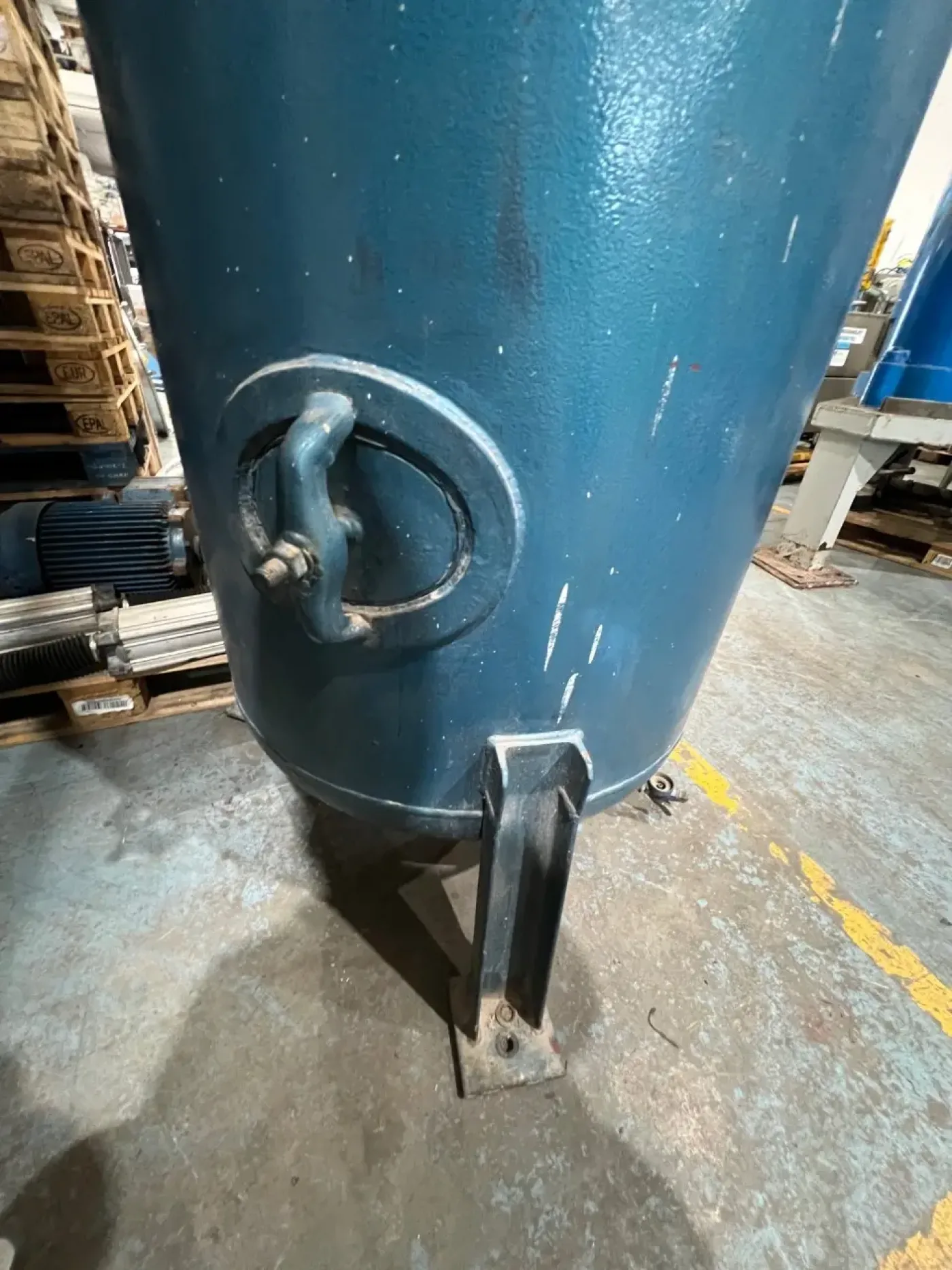 USED 500 LITER IRON TANK - 4