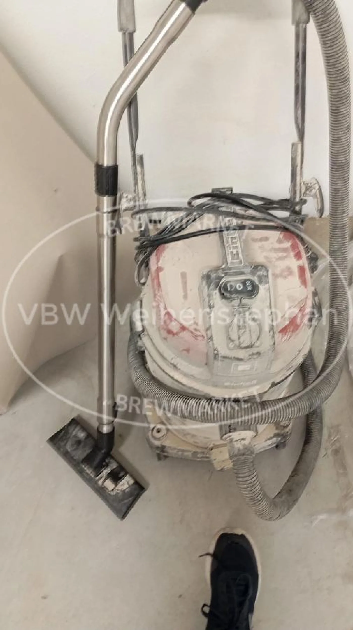 Industrial vacuum cleaner - 2
