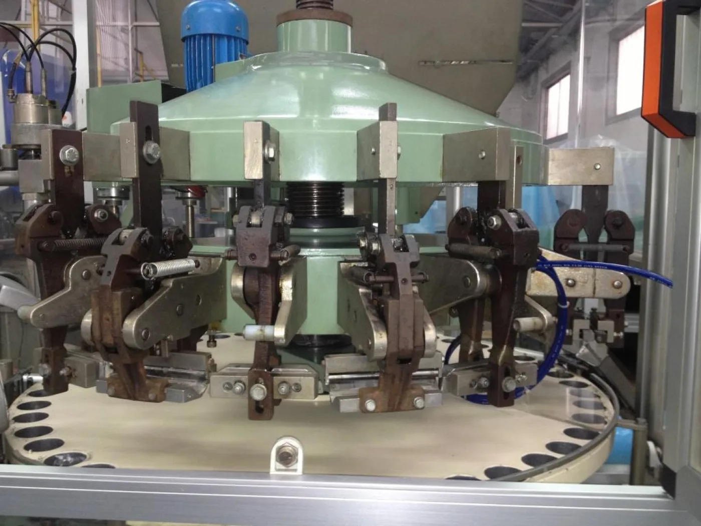 INTUBETTATRICE PER TUBETTI METALLICI – COMADIS – MOD. 720 A - 6