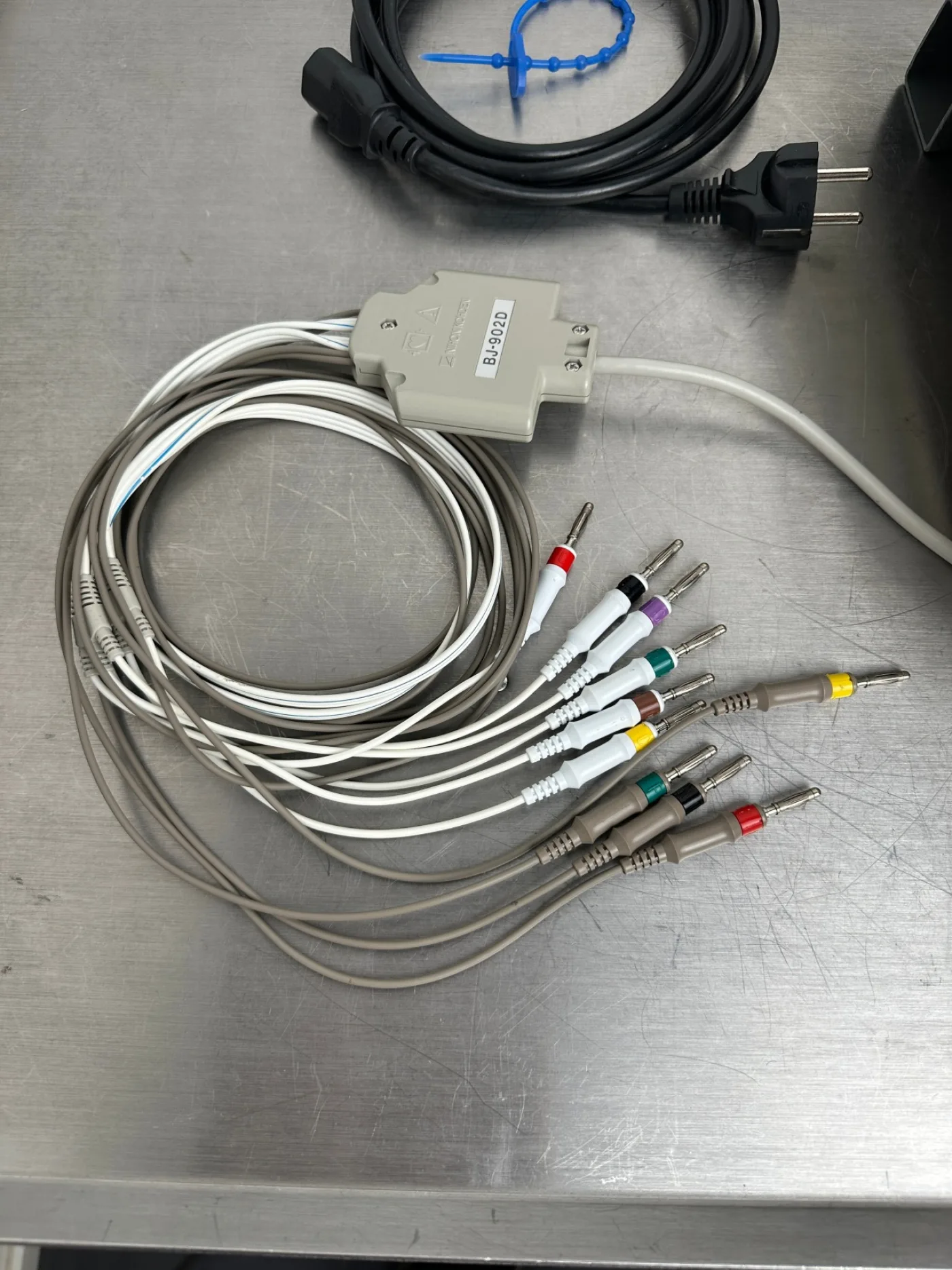 Nihon Khoden EKG Cardiofax M - 6