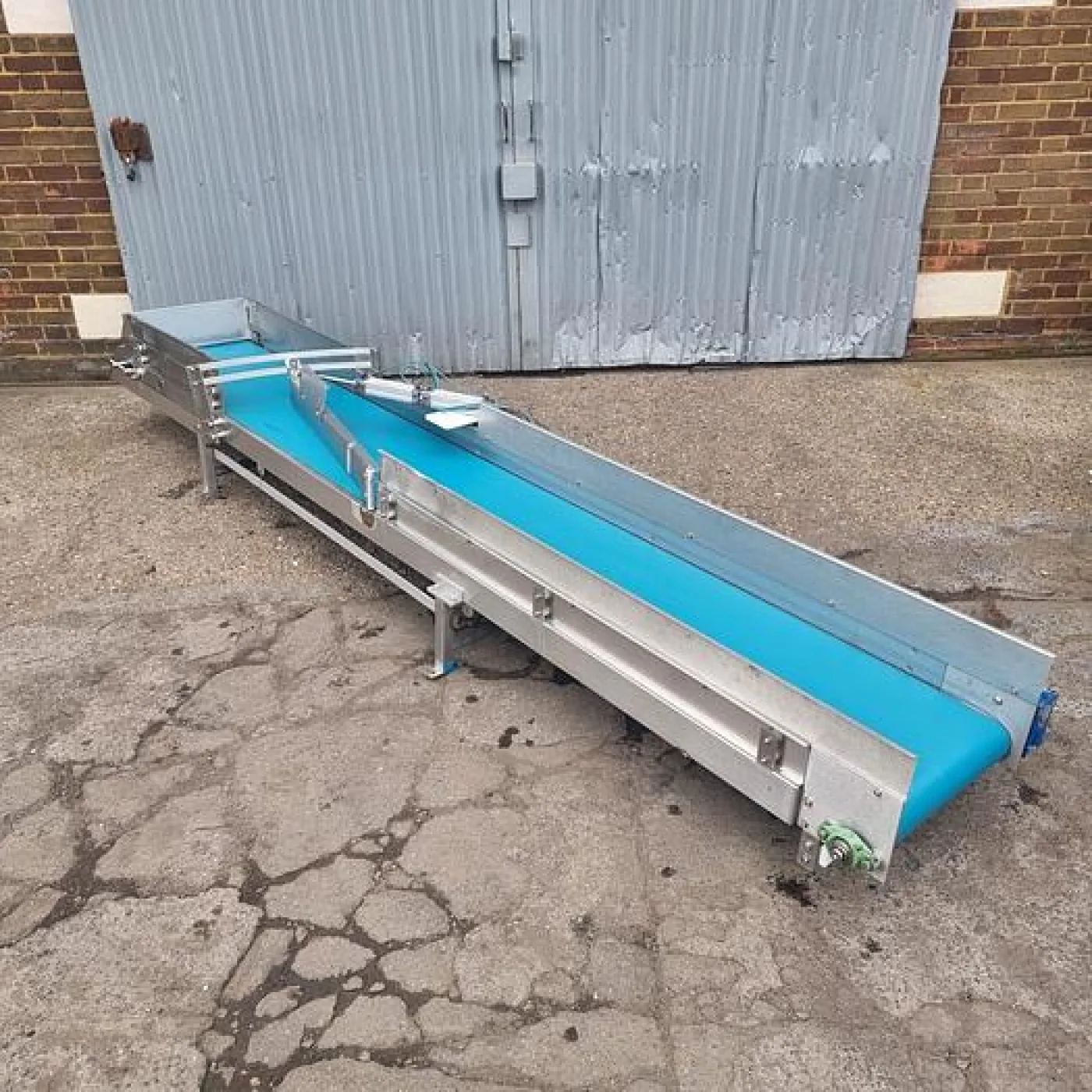 Conveyor Belt with Reject Arm - 1