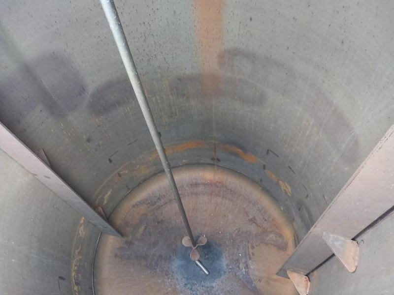 Reservatório de inox com misturador