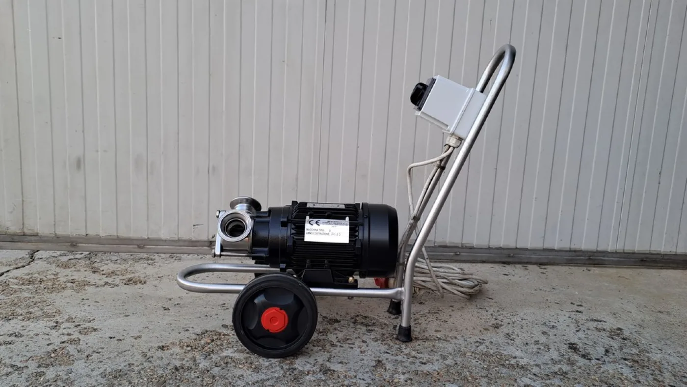 MENCARELLI PUMP MODEL G90 WITH FOOD NEOPRENE IMPELLER AND REVERSING SWITCH POSITIONED ON THE TROLLEY, SECOND-HAND MACHINE - 7