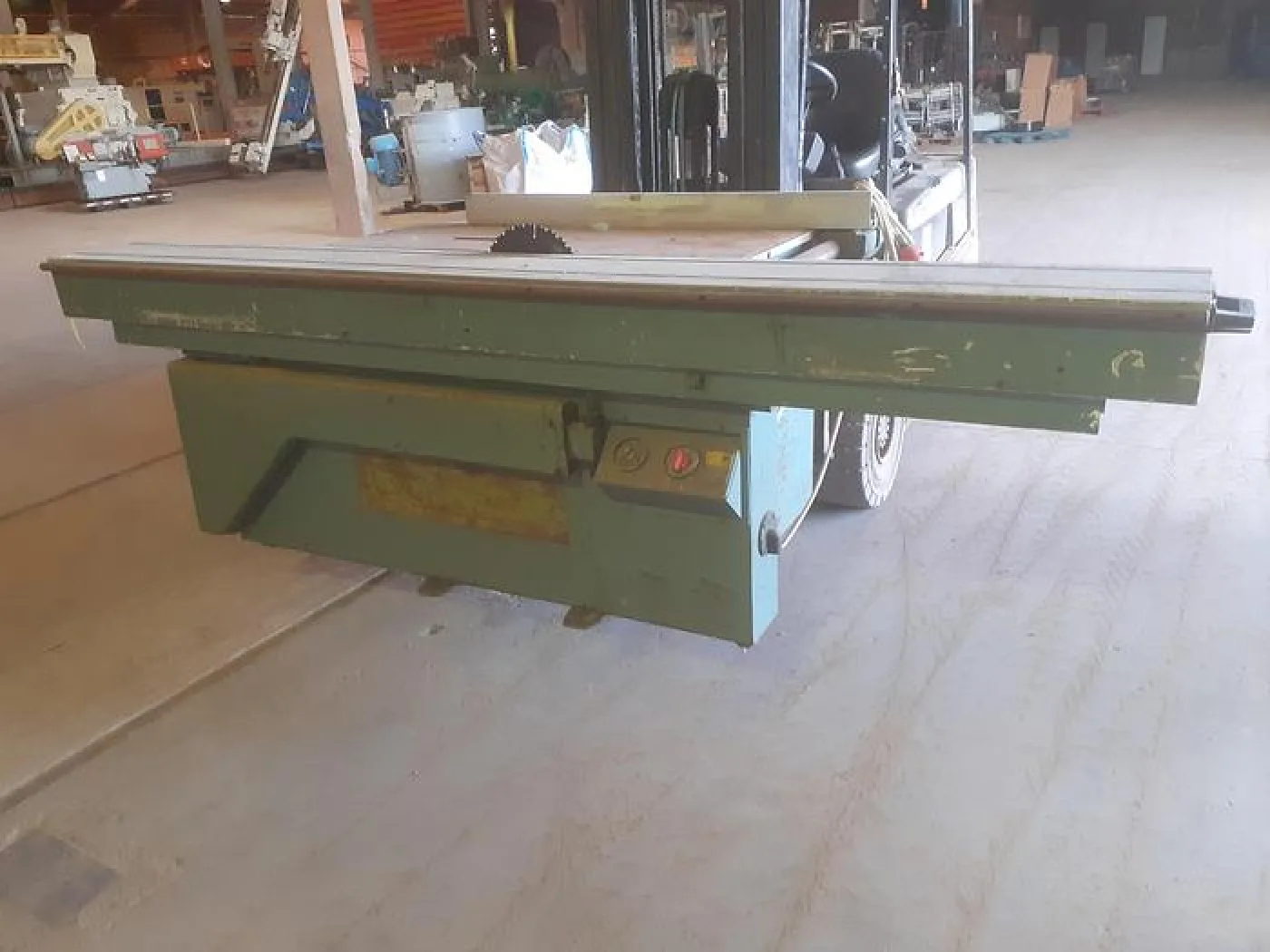 Esquadrejadora ALTENDORF F90 - 2