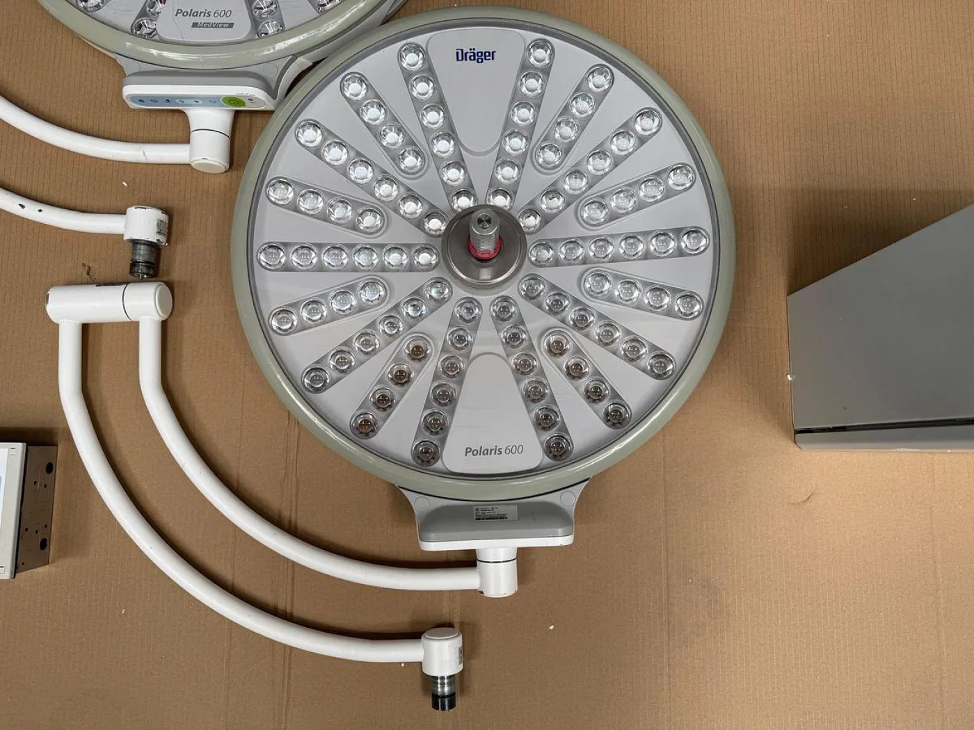Dräger Polaris 600 MedView LED Dual Light with 24-32 Inch LCD Monitor Holder YOM: 2019 - 6