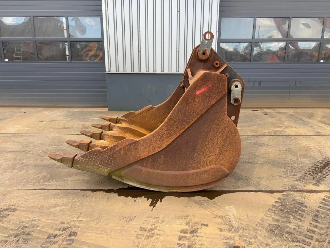 Excavator bucket Cat 365 - 2