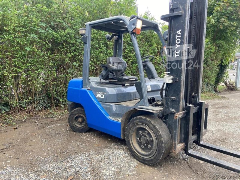 Toyota 06-8FD30F Tonero 30 HST