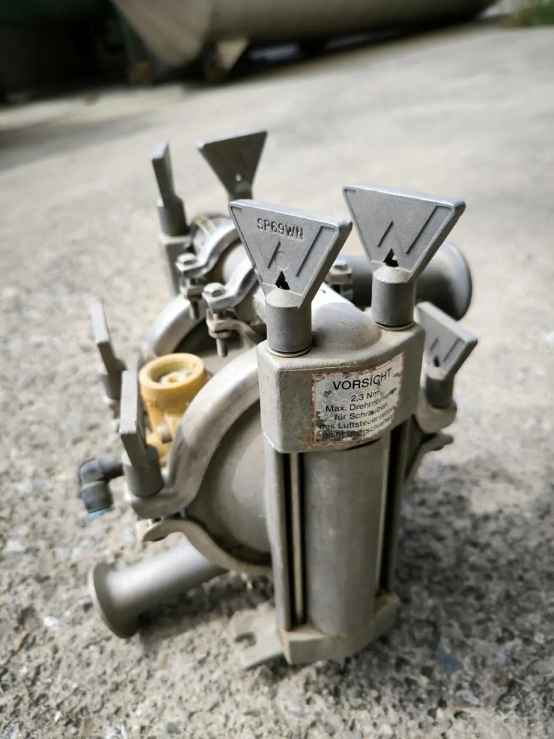WILDEN PUMP M1 PNEUMATIC PUMP
