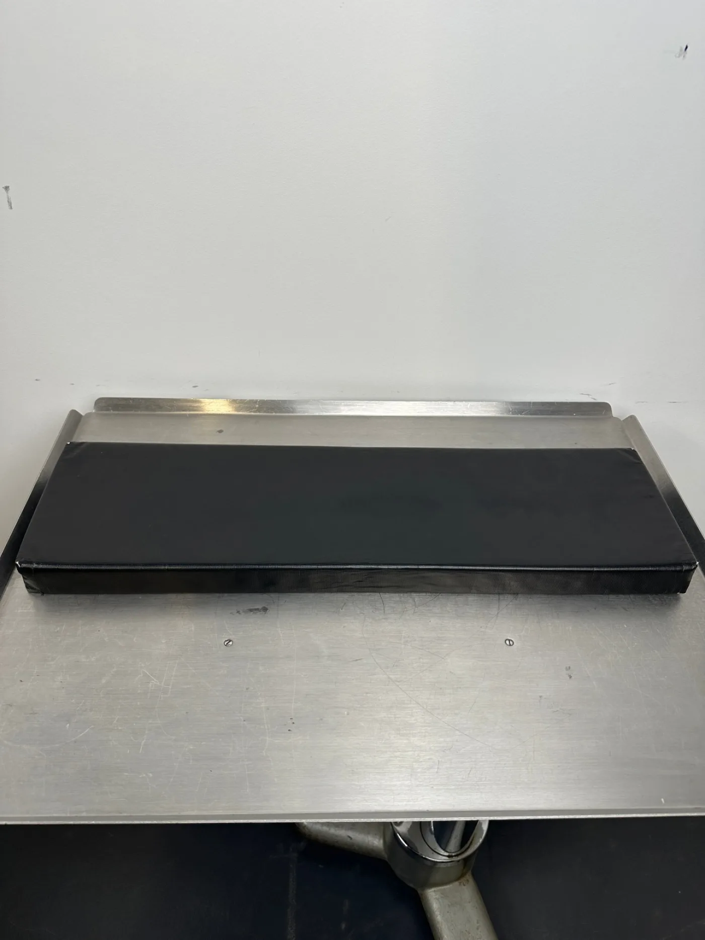OP Lagerungskissen Schwarz 65x18x4cm - 1