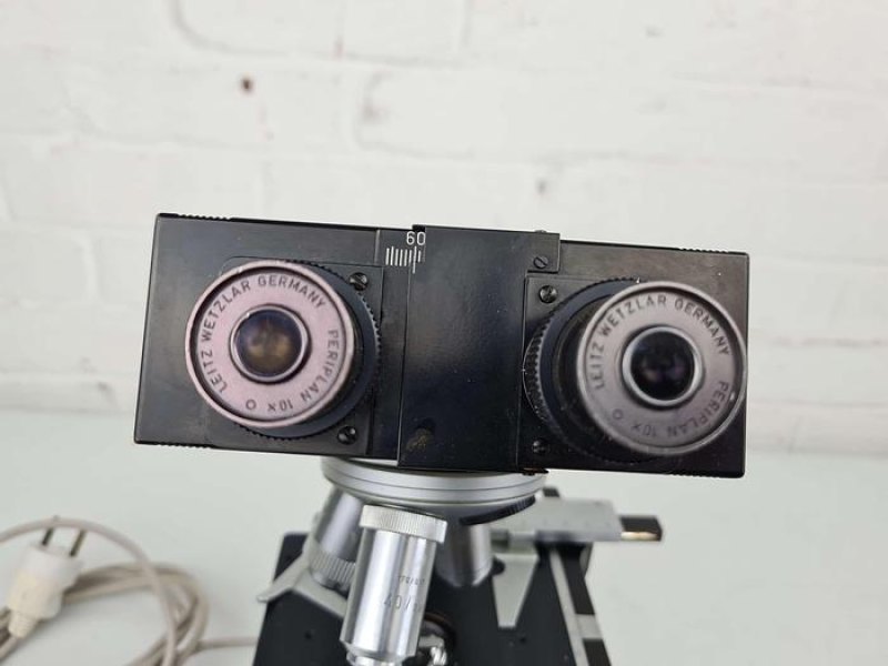 Leica HM-LUX Microscope