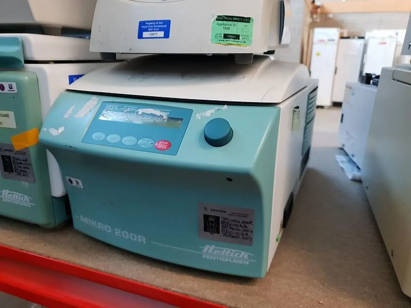 Hettich Mikro 200R Centrifuge - 3