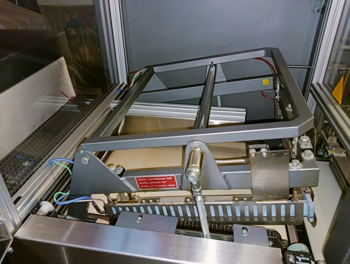 Verpackungsmaschine Kallfass Universa 5050 mit Tunnel Compact 650 S - 3