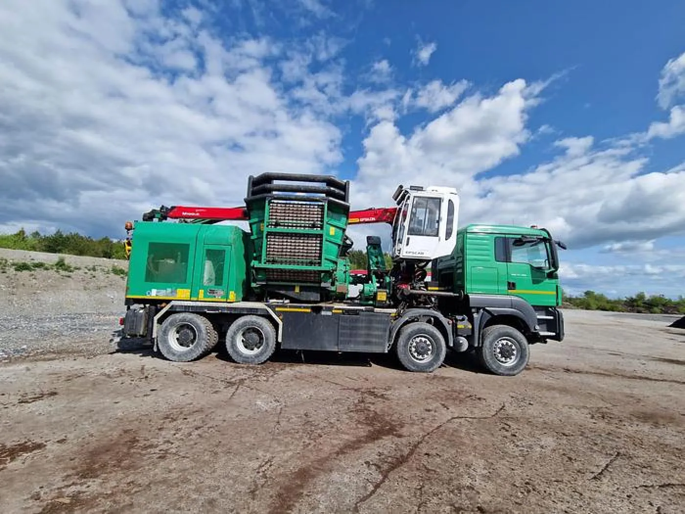 2017 Jenz HEM 583 R Chipping Truck - 2