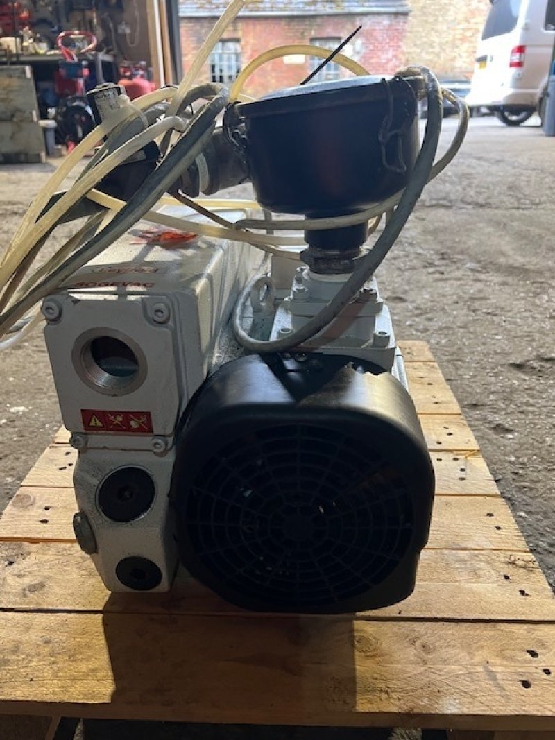 Leybold Vacuum Pump