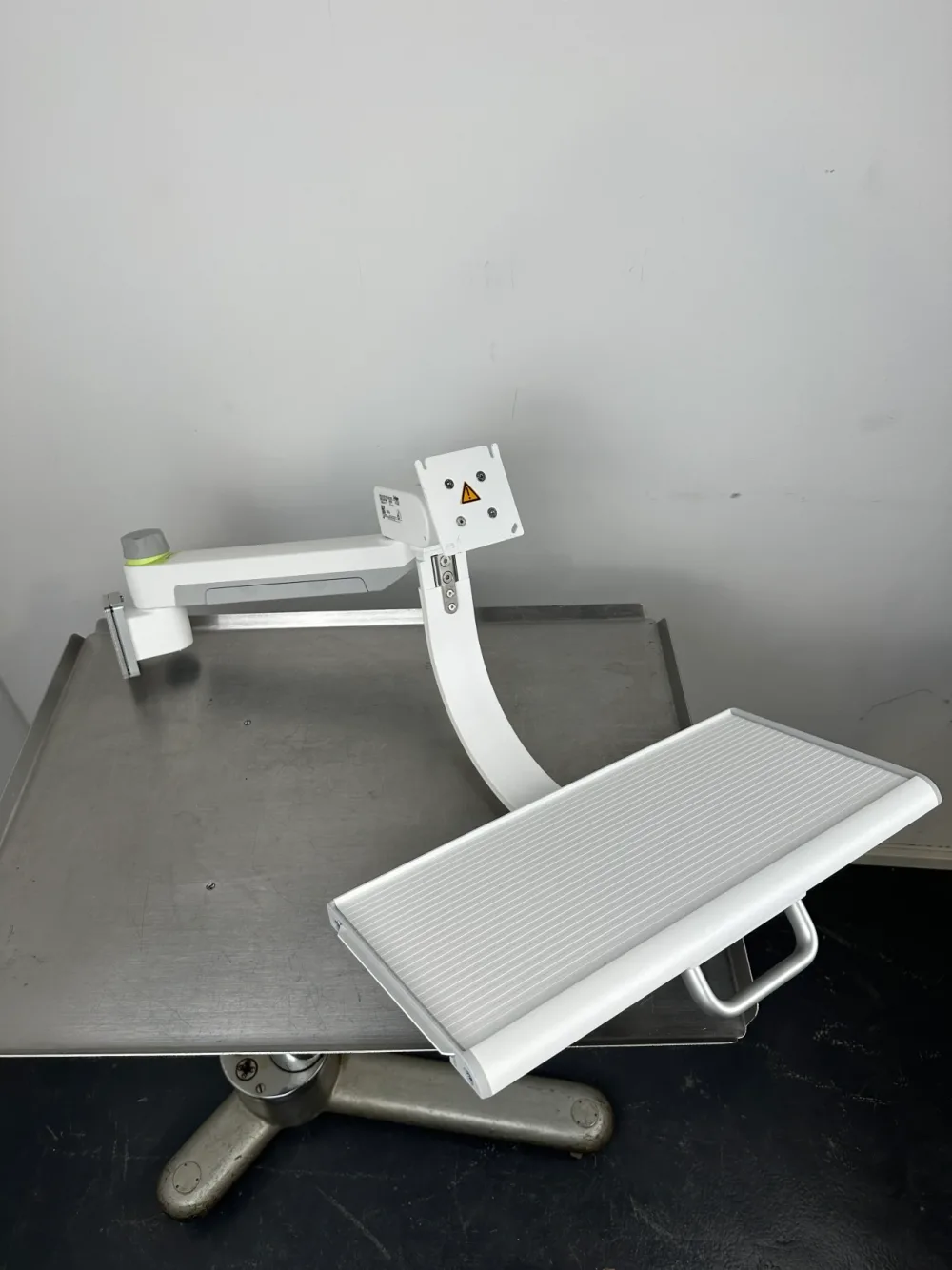 Dräger GCX-Vesa G37949 Tastaturablage mit Auszug und Monitorhalter 30cm Ausleger gerade