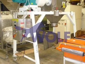 Zerkleinerungsmaschine KEMUTEC - Type M-305 als Horizontalreibe.