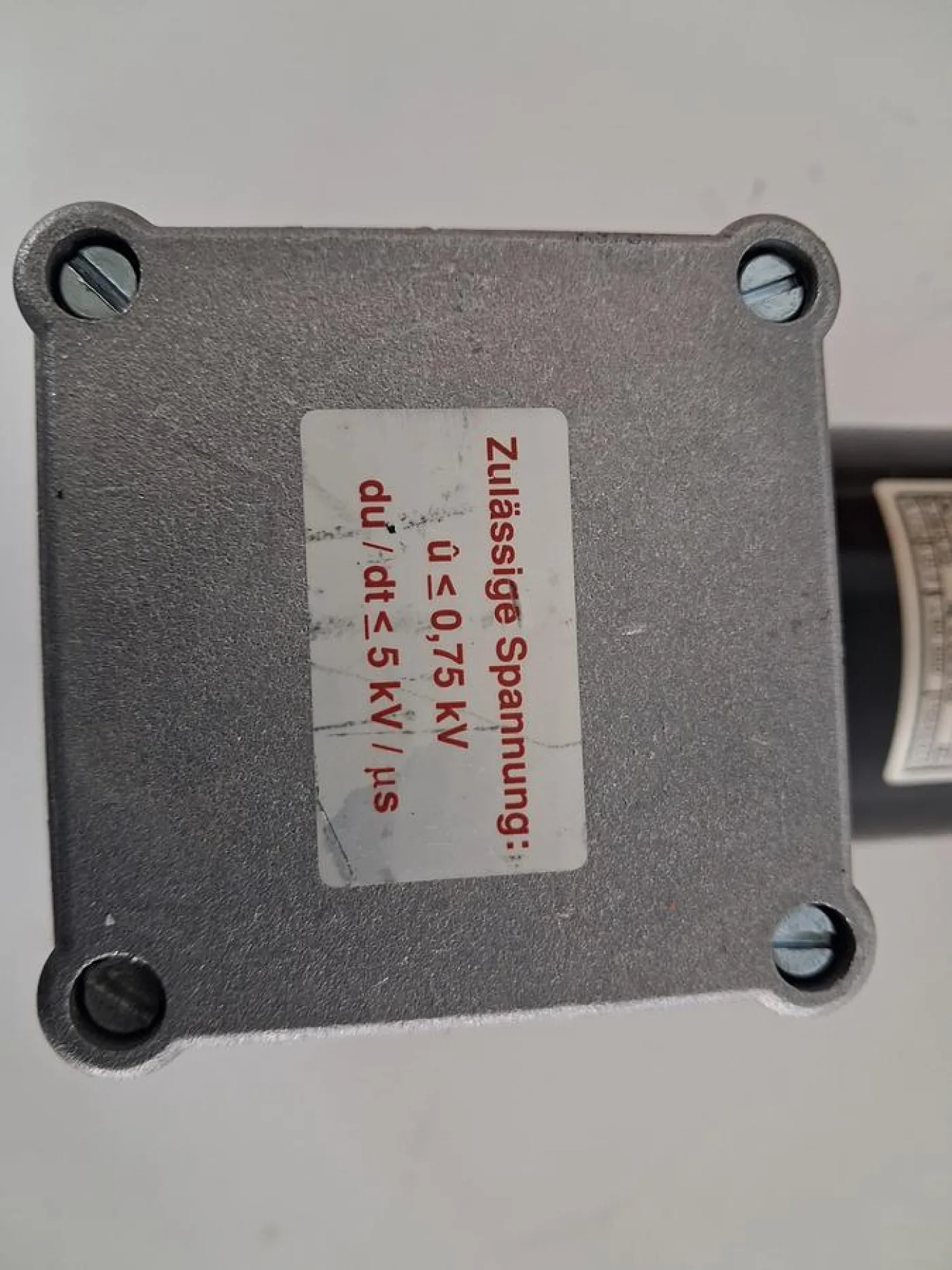 Lenze SSN25-1FVCR Getriebemotor mit Winkelgetriebe - 3