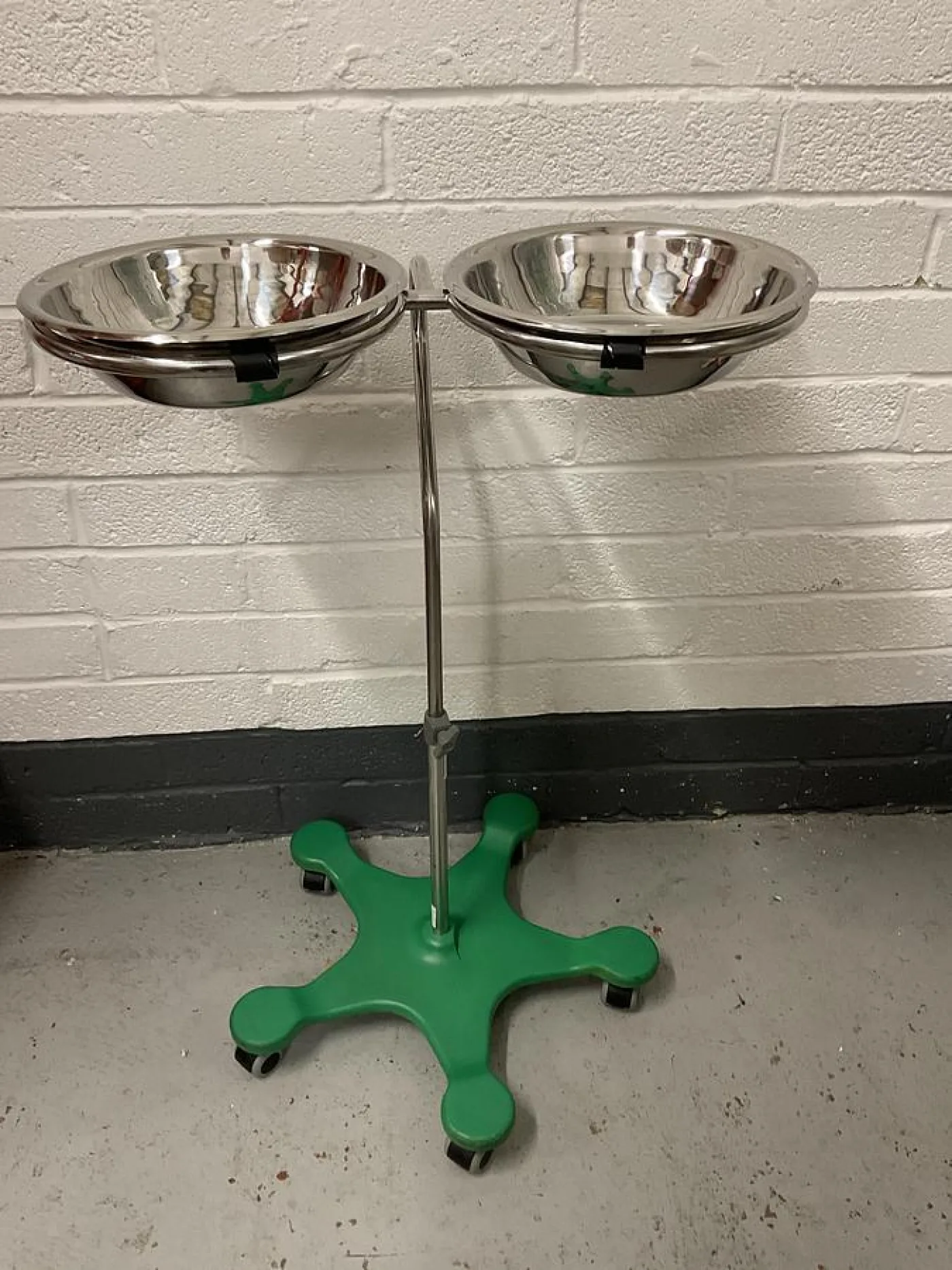 Bristol Maid Easy Clean Stainless Steel Double Bowl Stand - 1