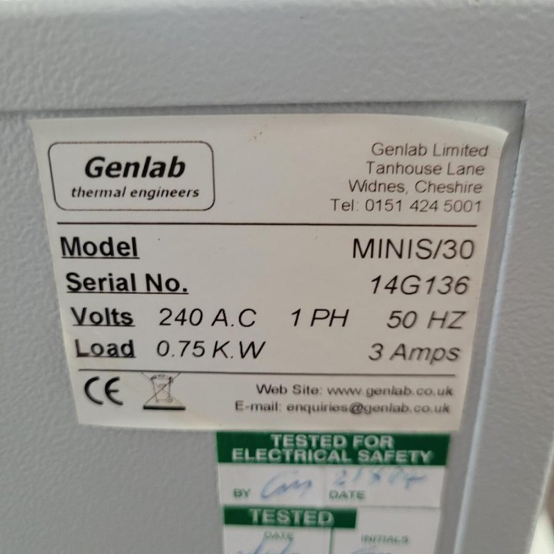 Genlab MINIS/30 Laboratory Incubator