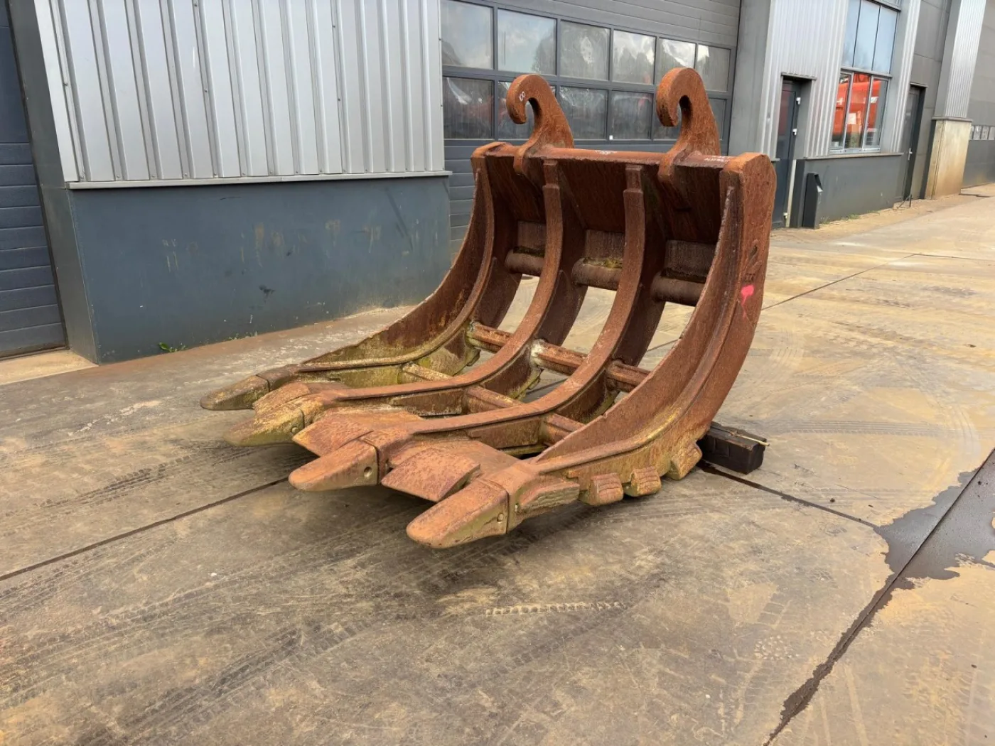 Skeleton Bucket CW55 - 1