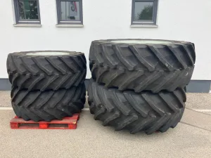 Zubehör Trelleborg Kompletträder 600/60R30 u. 710/60R42 TM 1060