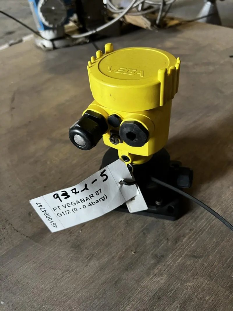 PRESSURE GAUGE C7050