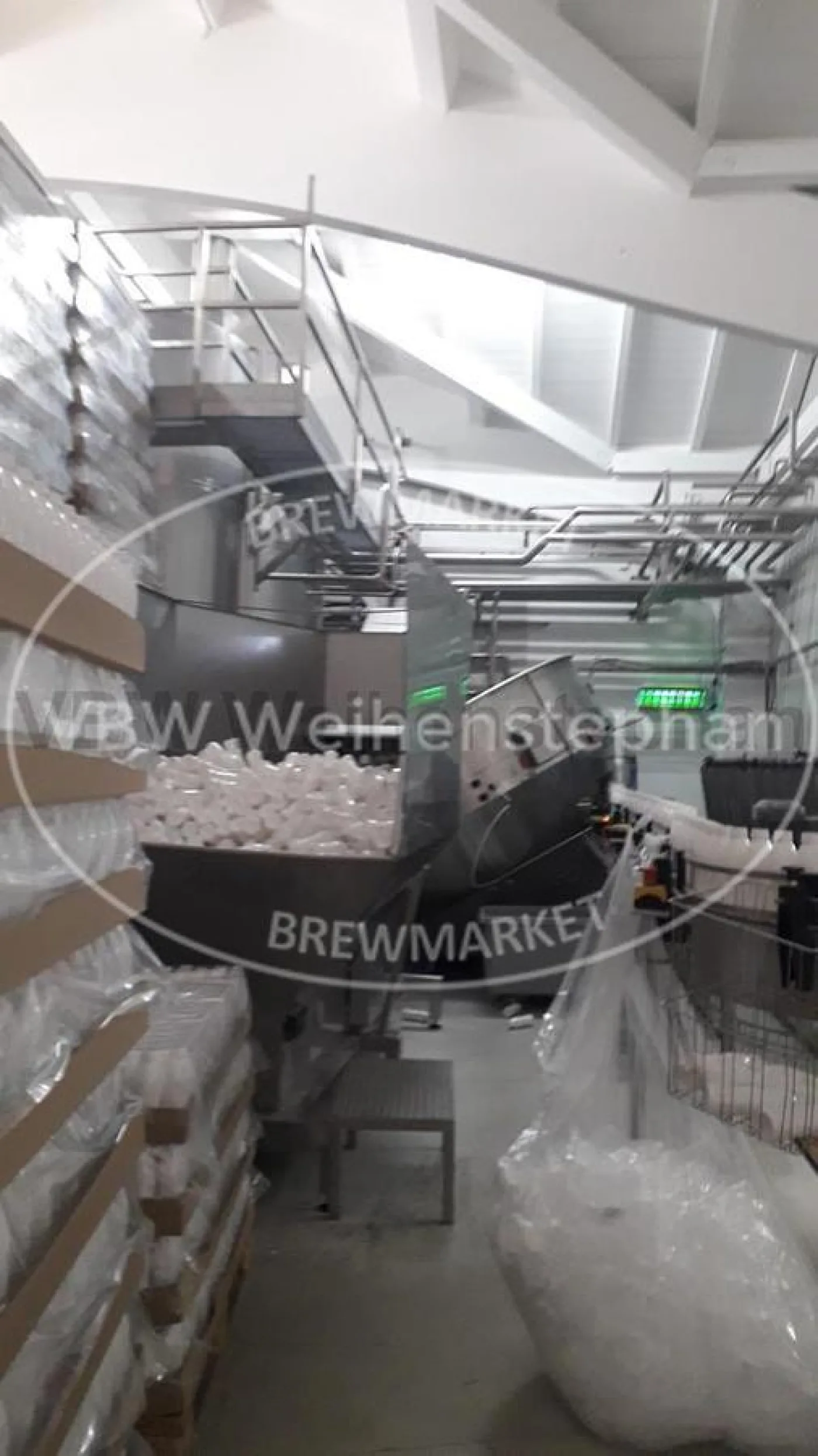 PET-bottle input and bottle set up - 2