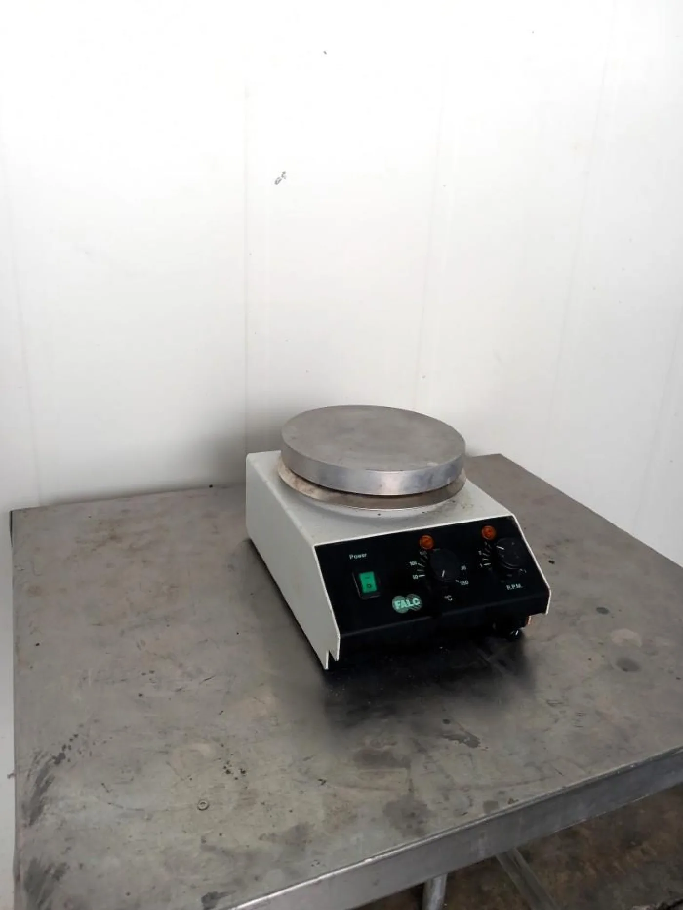AGITATORE MAGNETICO CON PIASTRA RISCALDANTE – FALC – MOD. F70 - 1