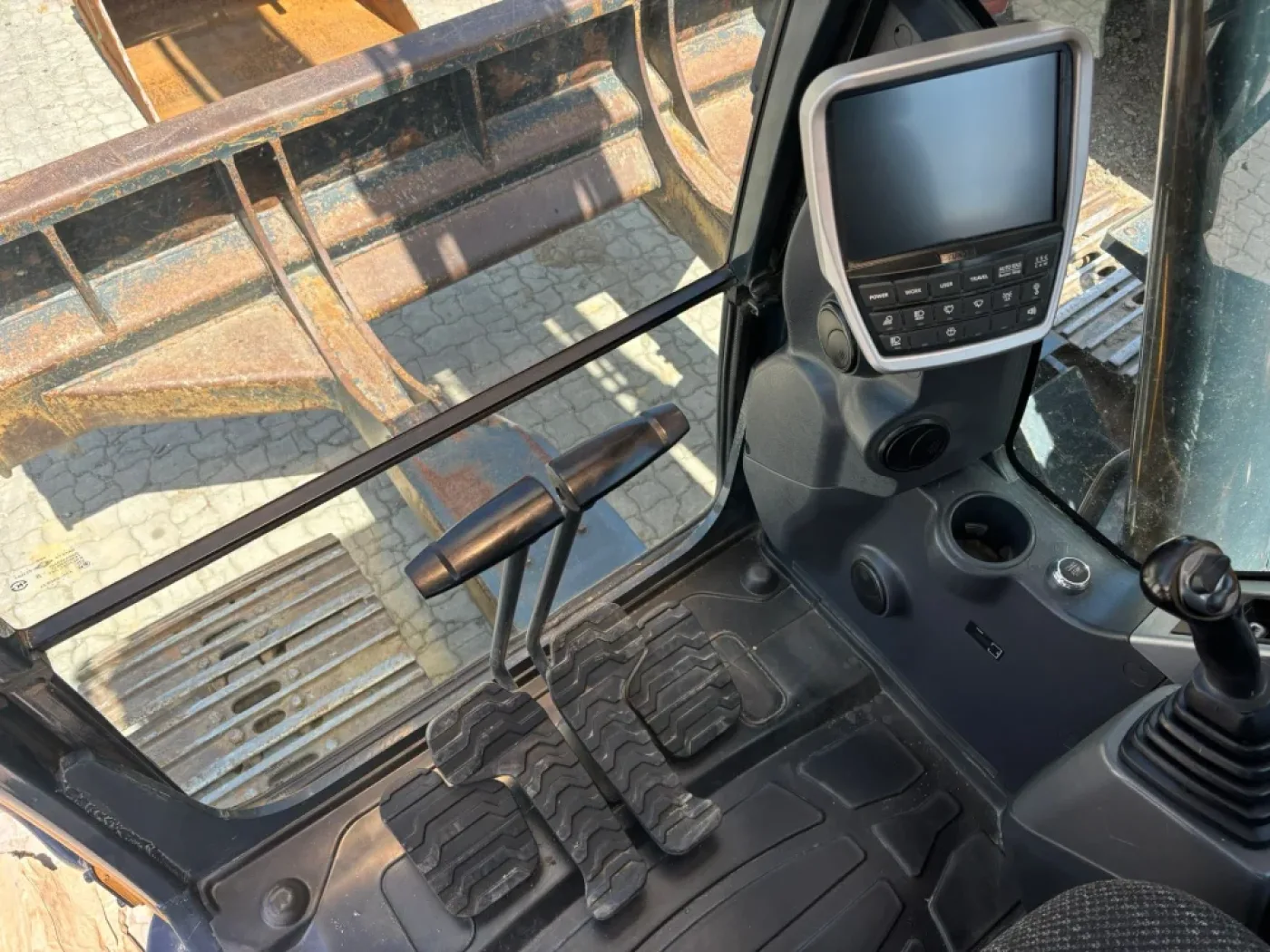 Hyundai - HX 235 LCR - 6