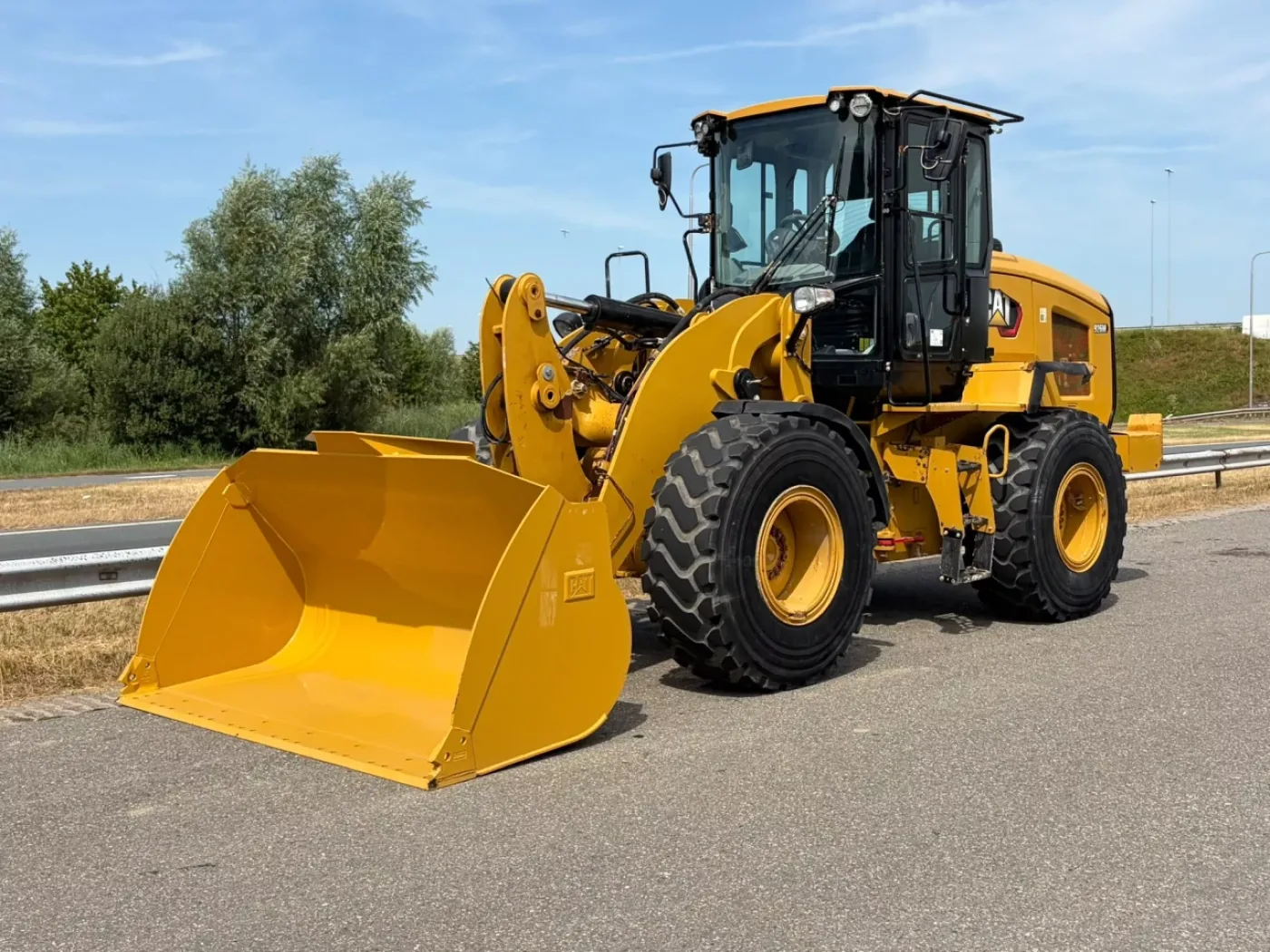 Caterpillar 926M - 2