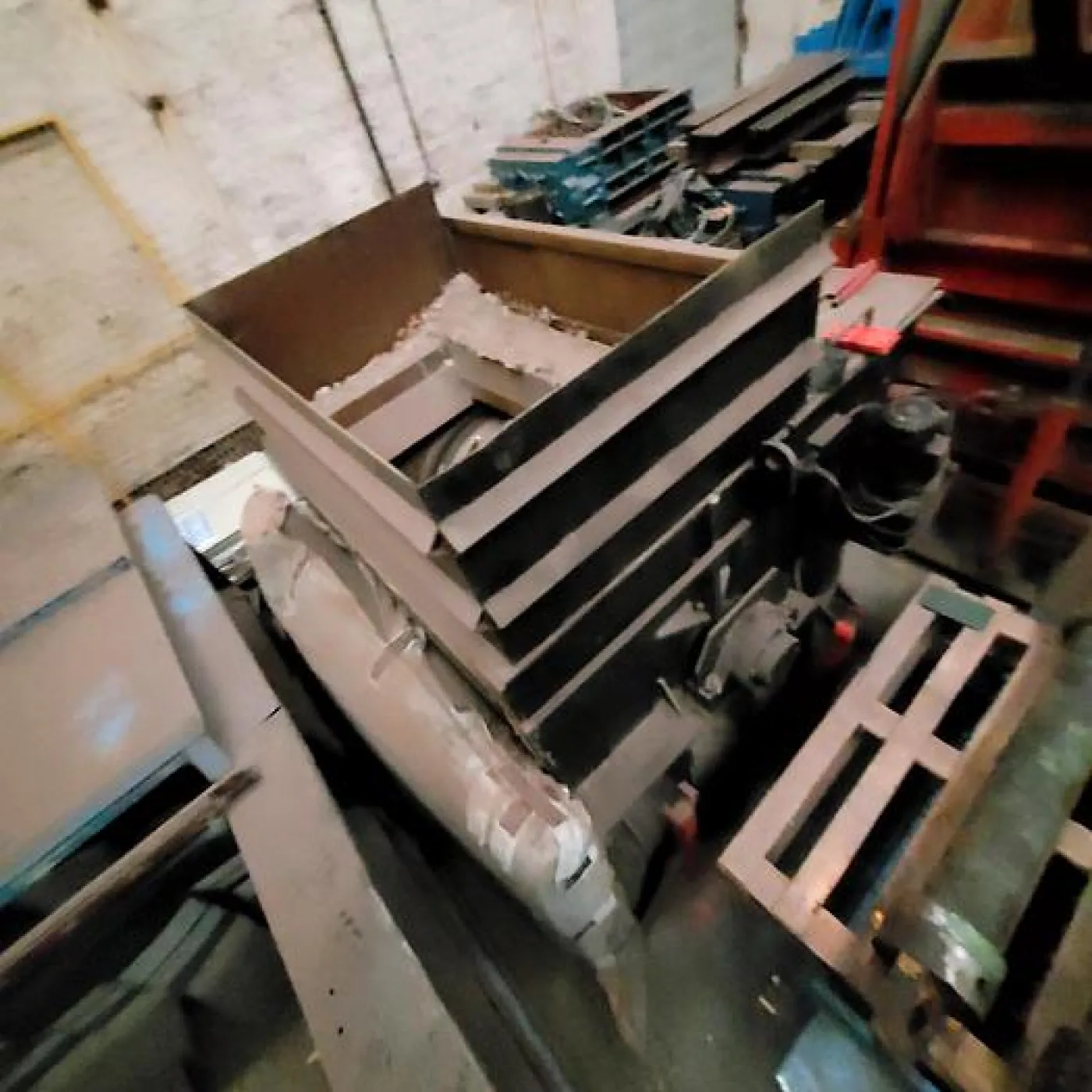2002 BOA Recycling Equipment Paper Cardboard Hogger W/Chain Conveyor - 3