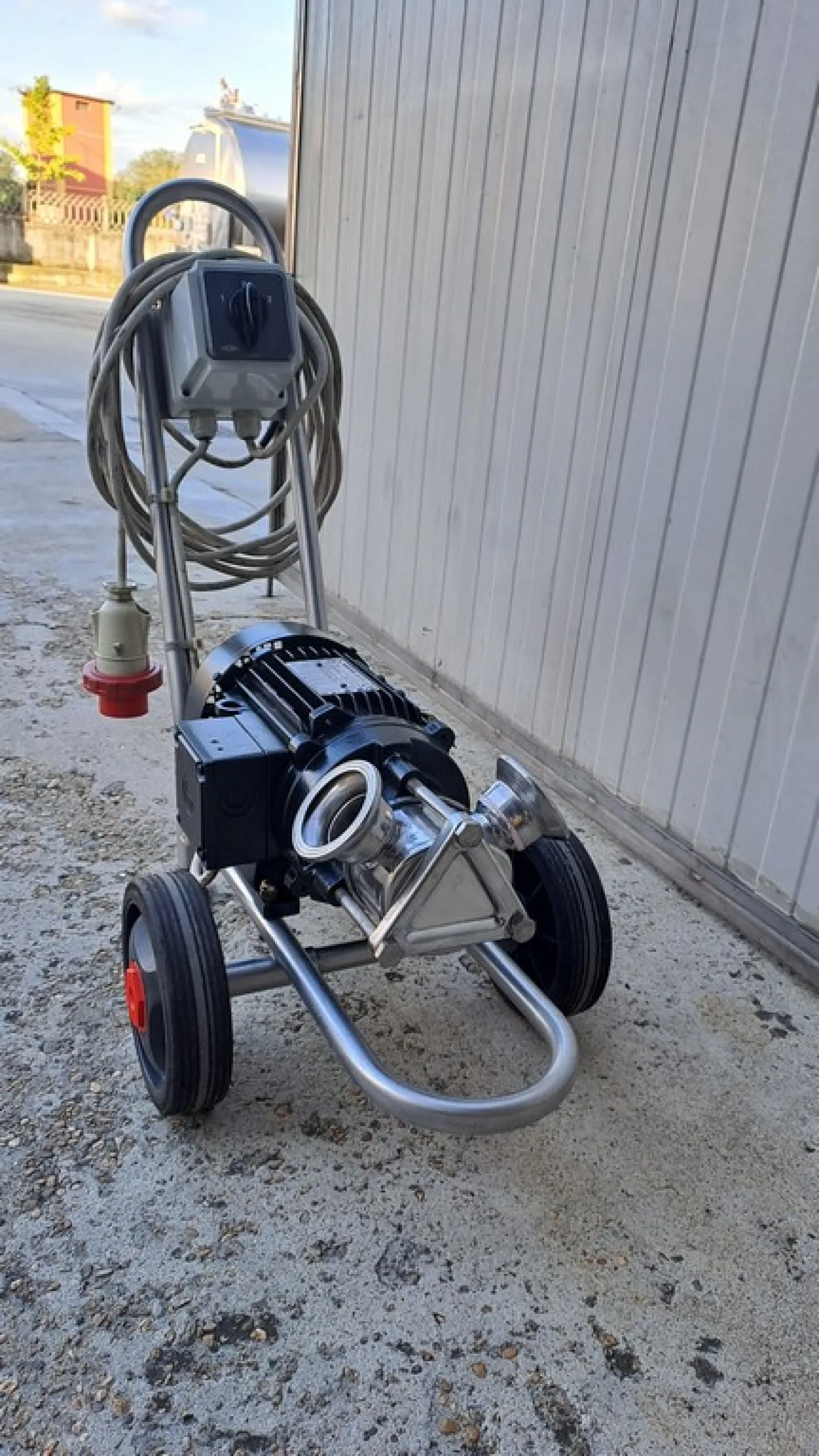 MENCARELLI PUMP MODEL G90 WITH FOOD NEOPRENE IMPELLER AND REVERSING SWITCH POSITIONED ON THE TROLLEY, SECOND-HAND MACHINE - 5