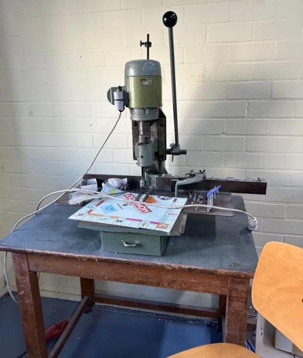 Hang 136 drilling machine