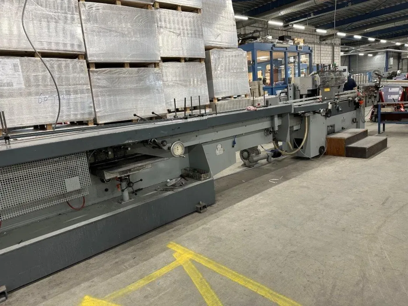 Sigloch SB 6000 bookback gluing and lining machine - 5