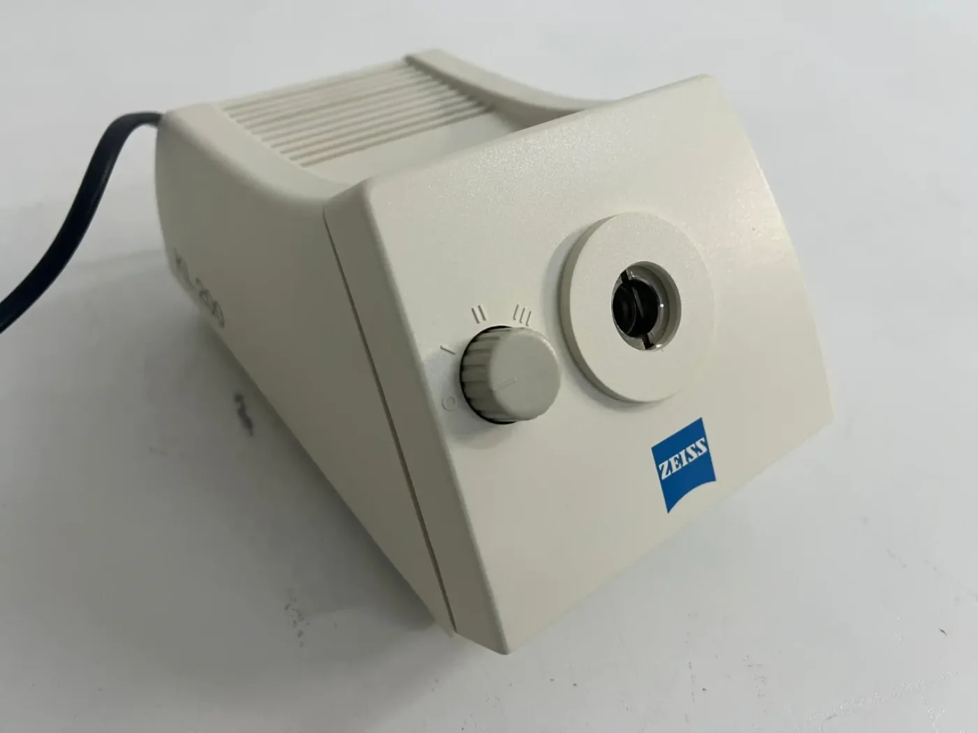 Zeiss KL 200 Cold Light Source - 2