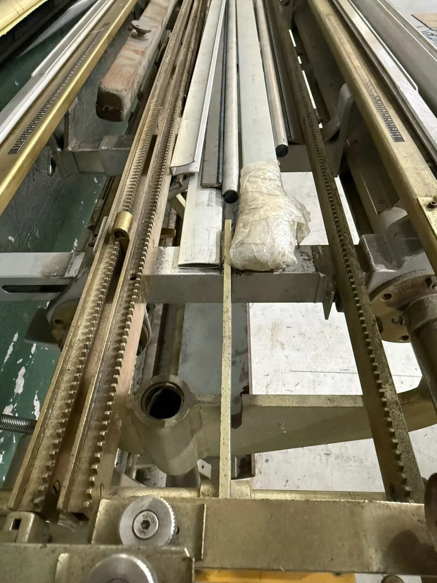 Stäubli-Uster - knotting frame, type TPF-1 - 7