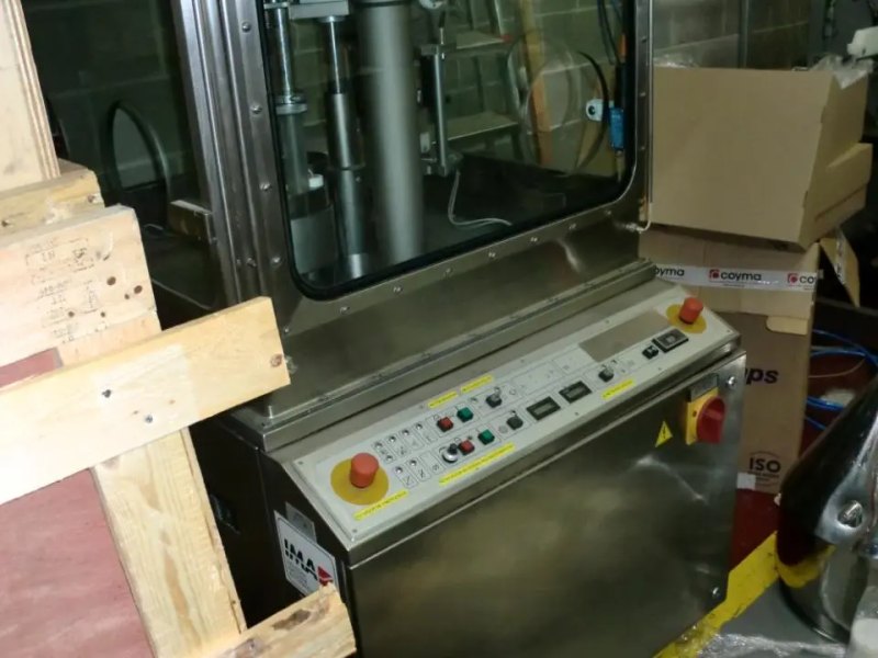 USED HARD GELATIN CAPSULE FILLING AND CLOSING MACHINE