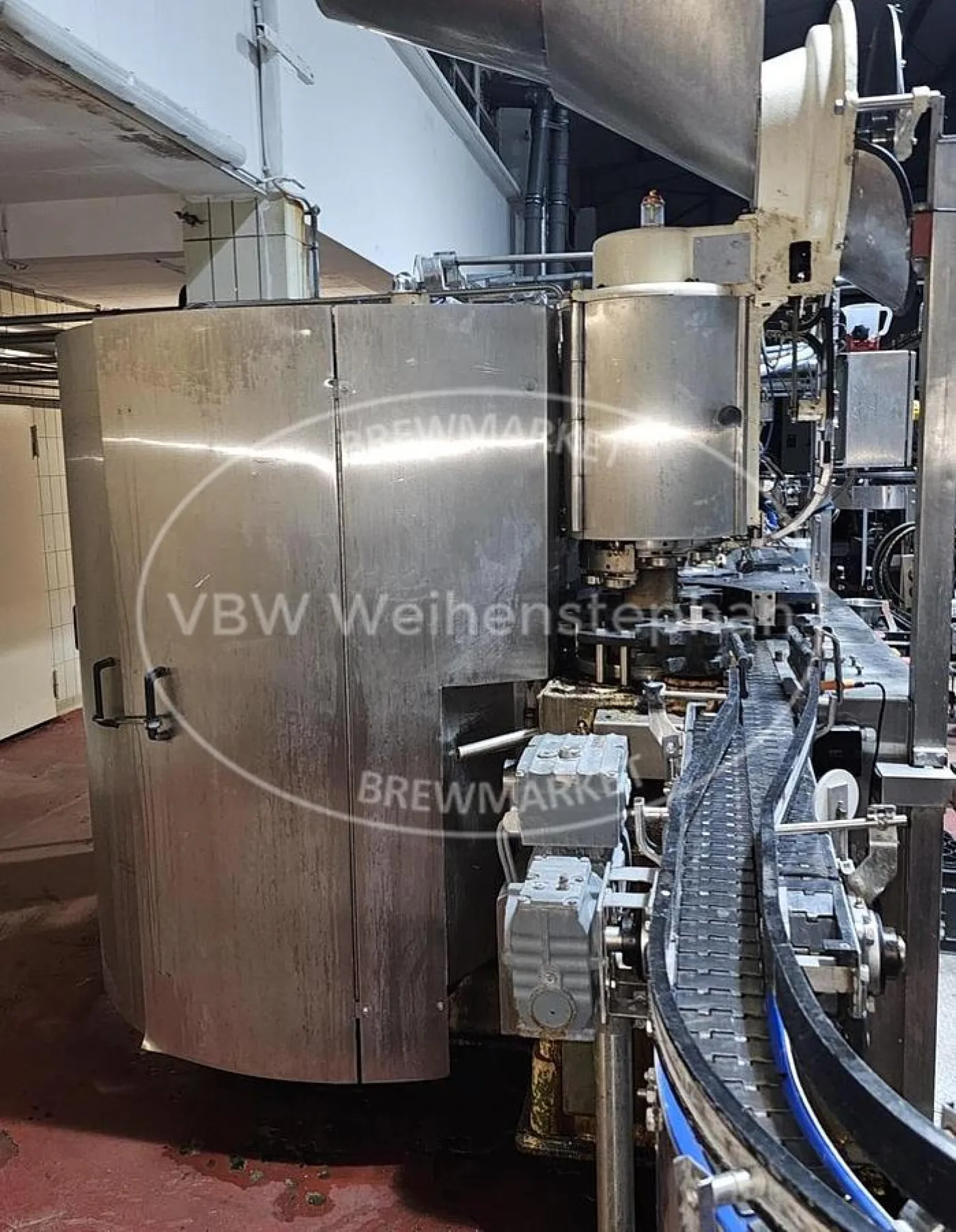 Glass bottle filler and capper - 3