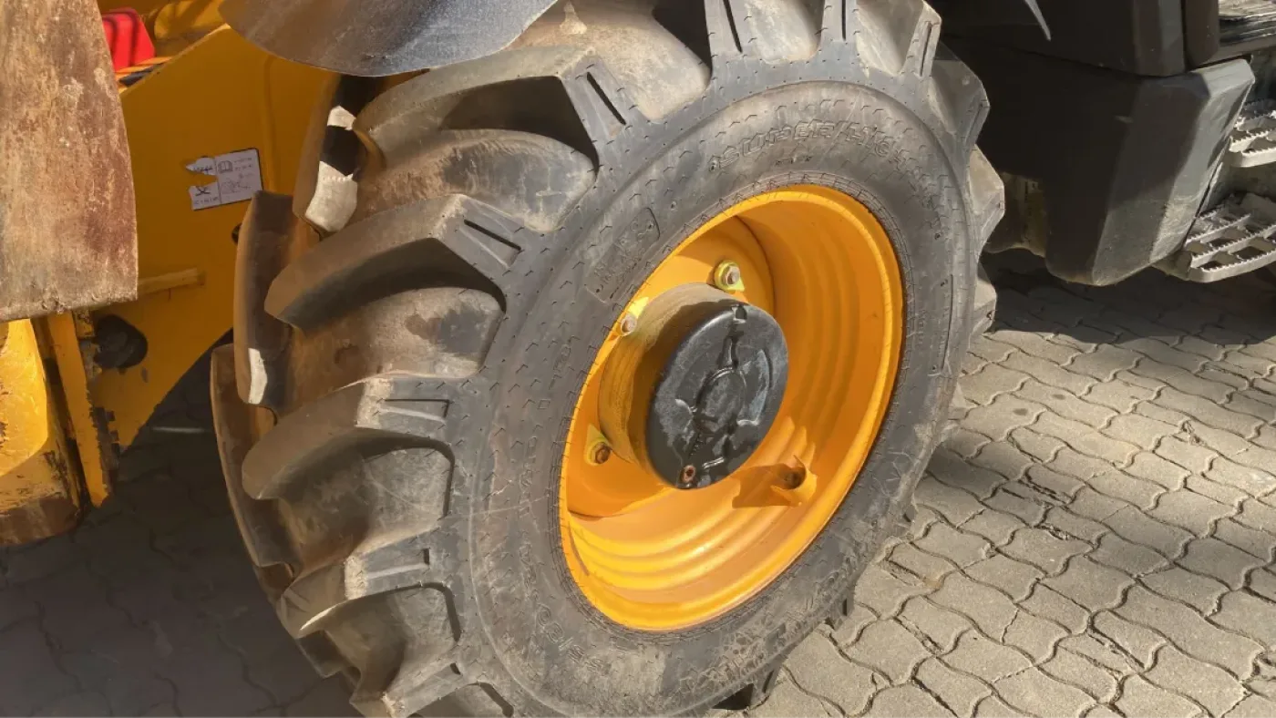 JCB - 535V125 - 8