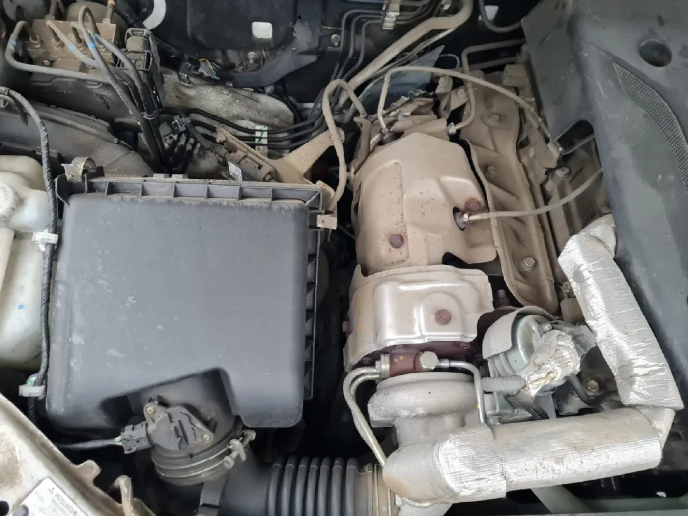 Mitsubishi - L 200 - 2